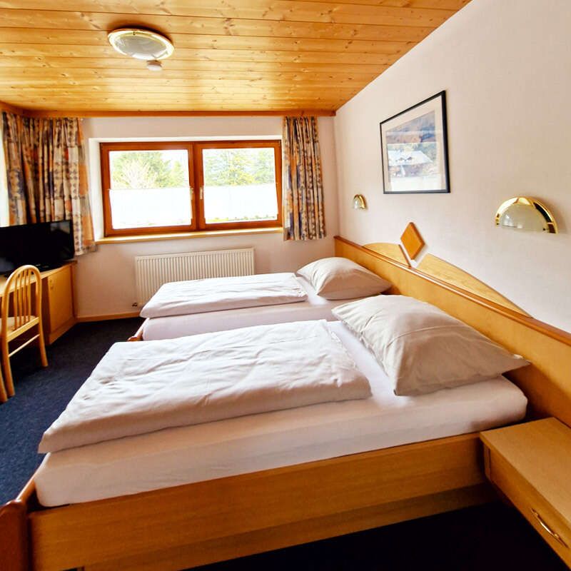 Verwall room with two beds