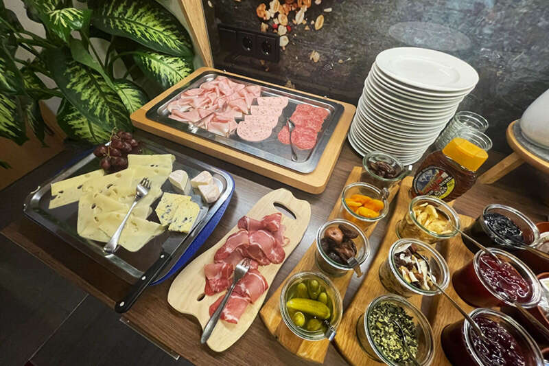 Frühstücksbuffet im Haus Sattelkopf