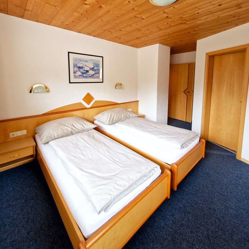 Zimmer Verwall mit Badezimmer