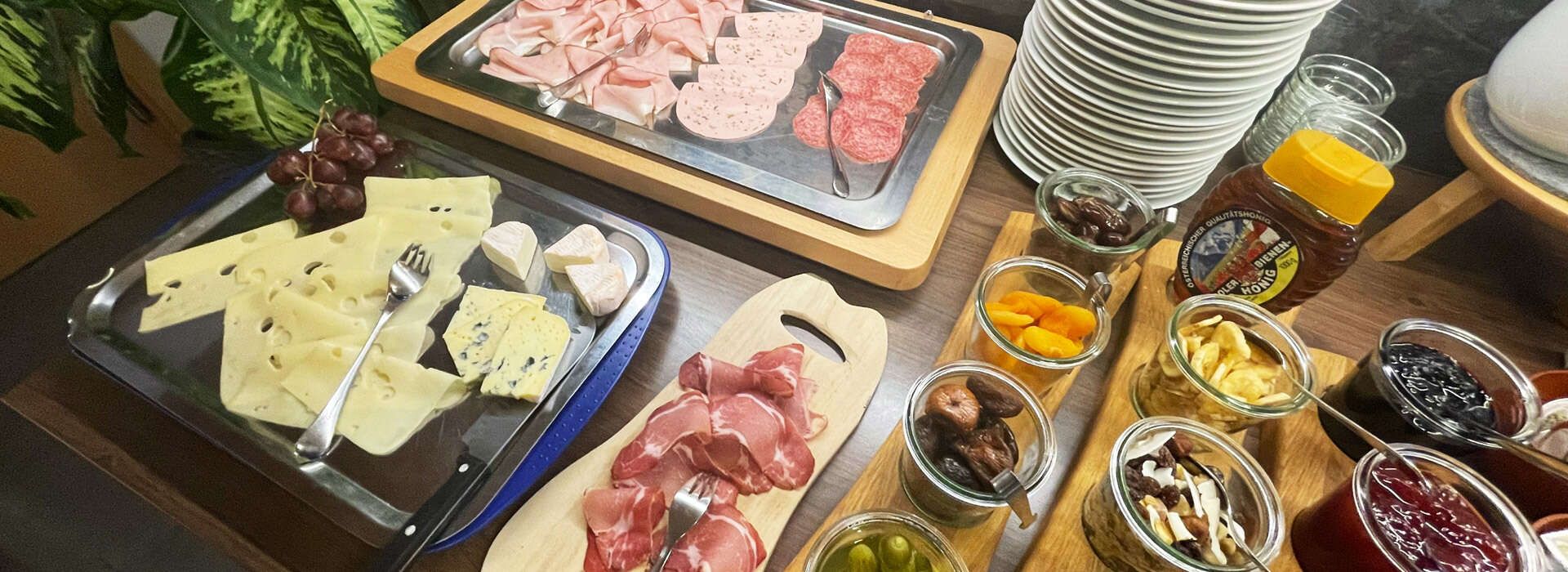 Frühstücksbuffet im Haus Sattelkopf in St. Anton