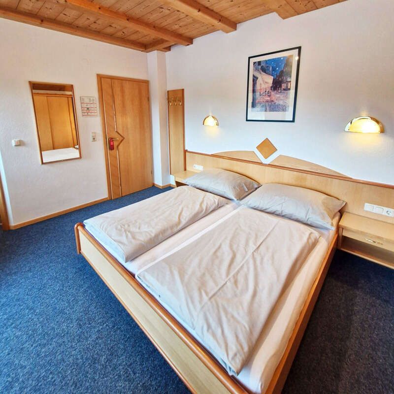 Doppelbett im Zimmer Sattelkopf