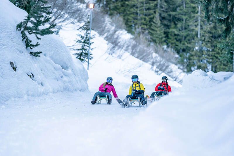 Rodeln im Winter in Tirol